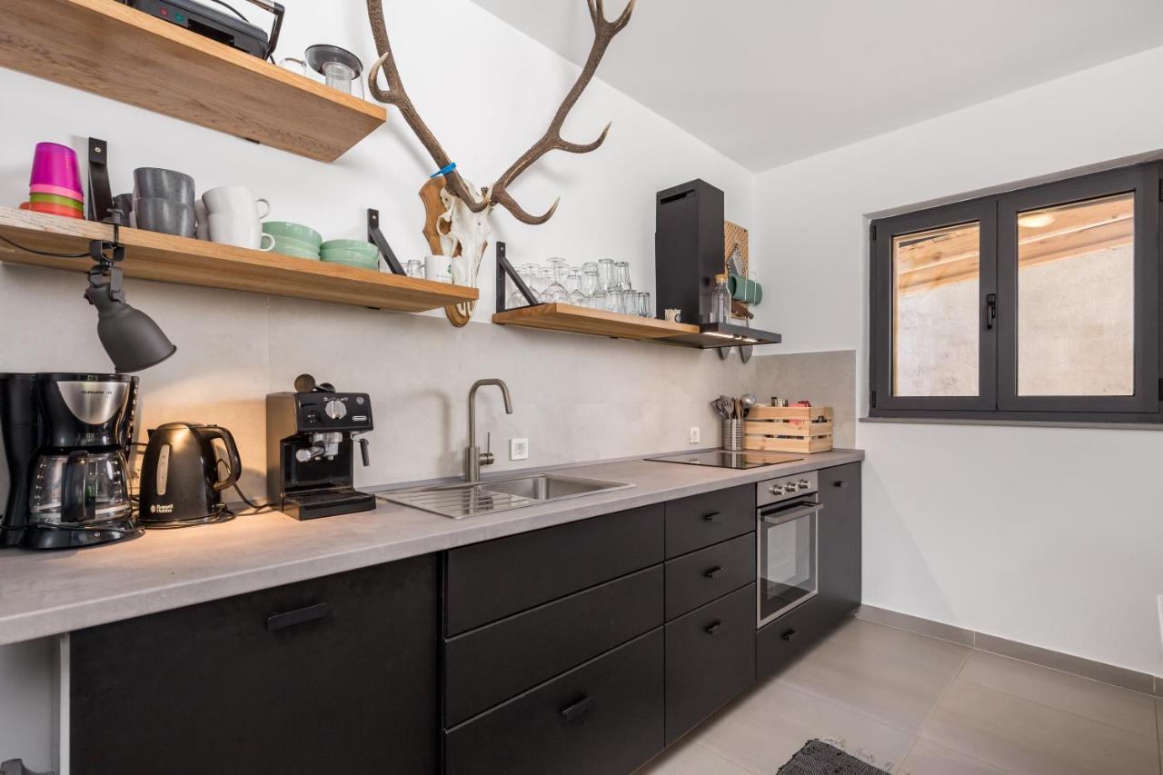 Modern Alpine Monsalbius Chalet Baske Ostarije Экстерьер фото