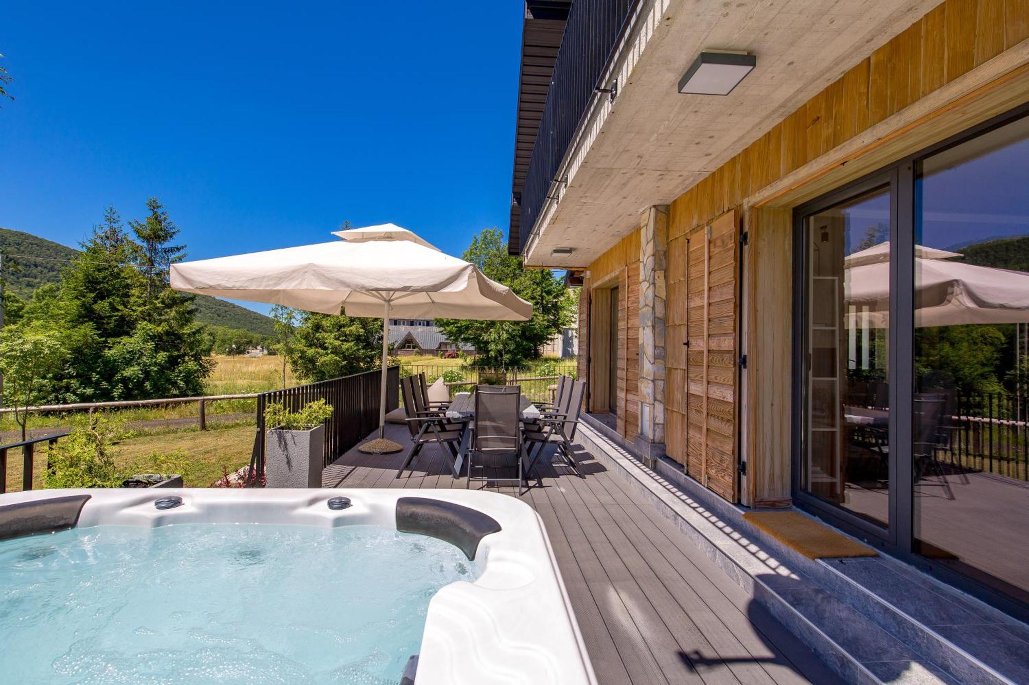 Modern Alpine Monsalbius Chalet Baske Ostarije Экстерьер фото